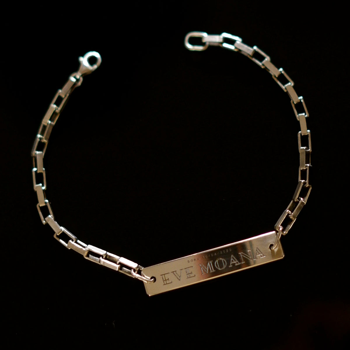 Silver jewellery with custom laser engraving