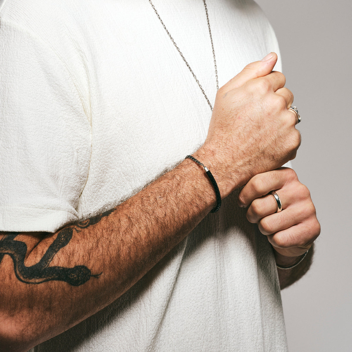 Wanderer Bracelet with Black Leather – sterling silver