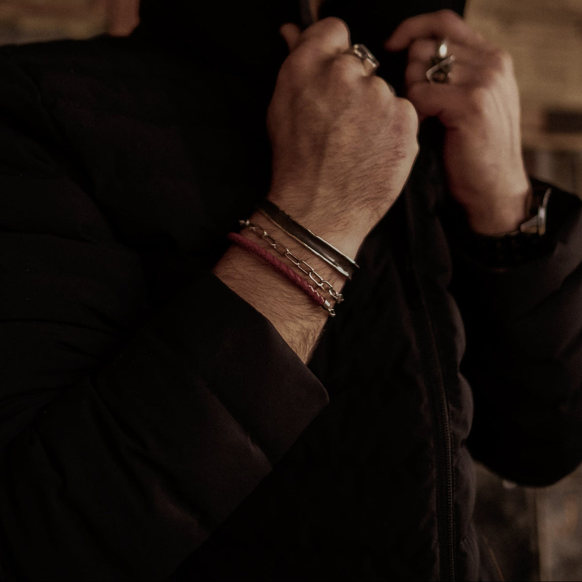Wanderer Bracelet with Red Leather – sterling silver