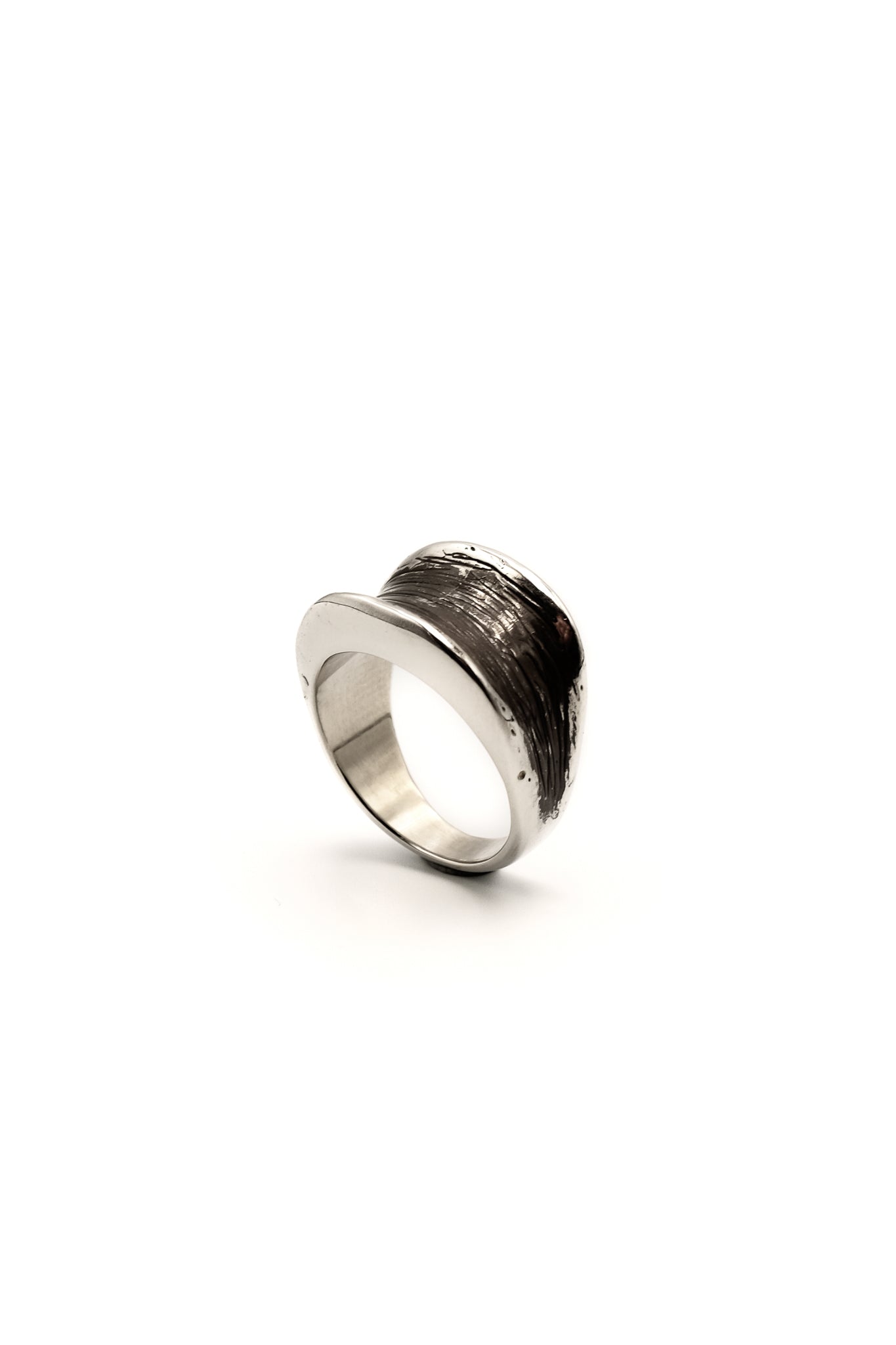 Chevalier Ring